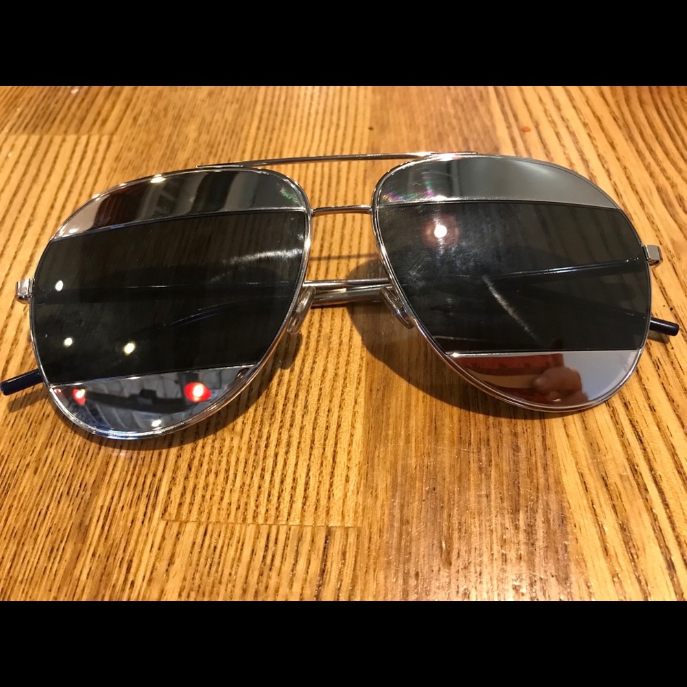 Dior Men's Aviator Sunglasses in Gold and Black - Picture 7 of 8
